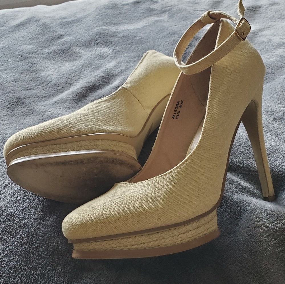Off White Heels With Rope Trim Size 11